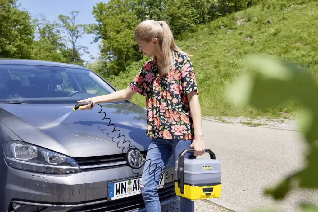 Idropulitrice portatile Kärcher OC 3 Plus Car gialla con batteria agli ioni di litio ricaricabile e portata massima di 2 l/min – 2