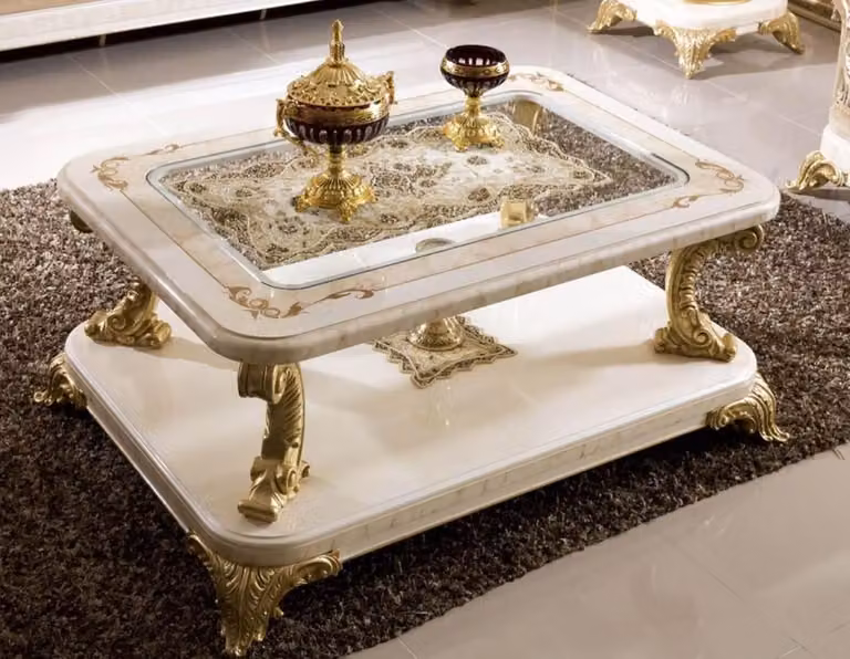 Casa Padrino tavolino barocco con piano in vetro bianco / beige / oro - Magnifico tavolo da salotto in legno massiccio in stile barocco - Mobili da salotto barocchi - Nobile & Magnifico
