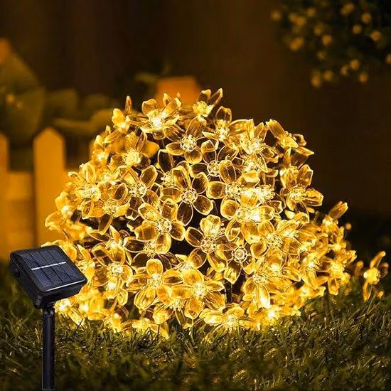 Illuminazione solare impermeabile: catene di faretti LED da 23 piedi con 8 modalità per esterni, ideali per matrimoni, feste di Natale e decorazioni festive