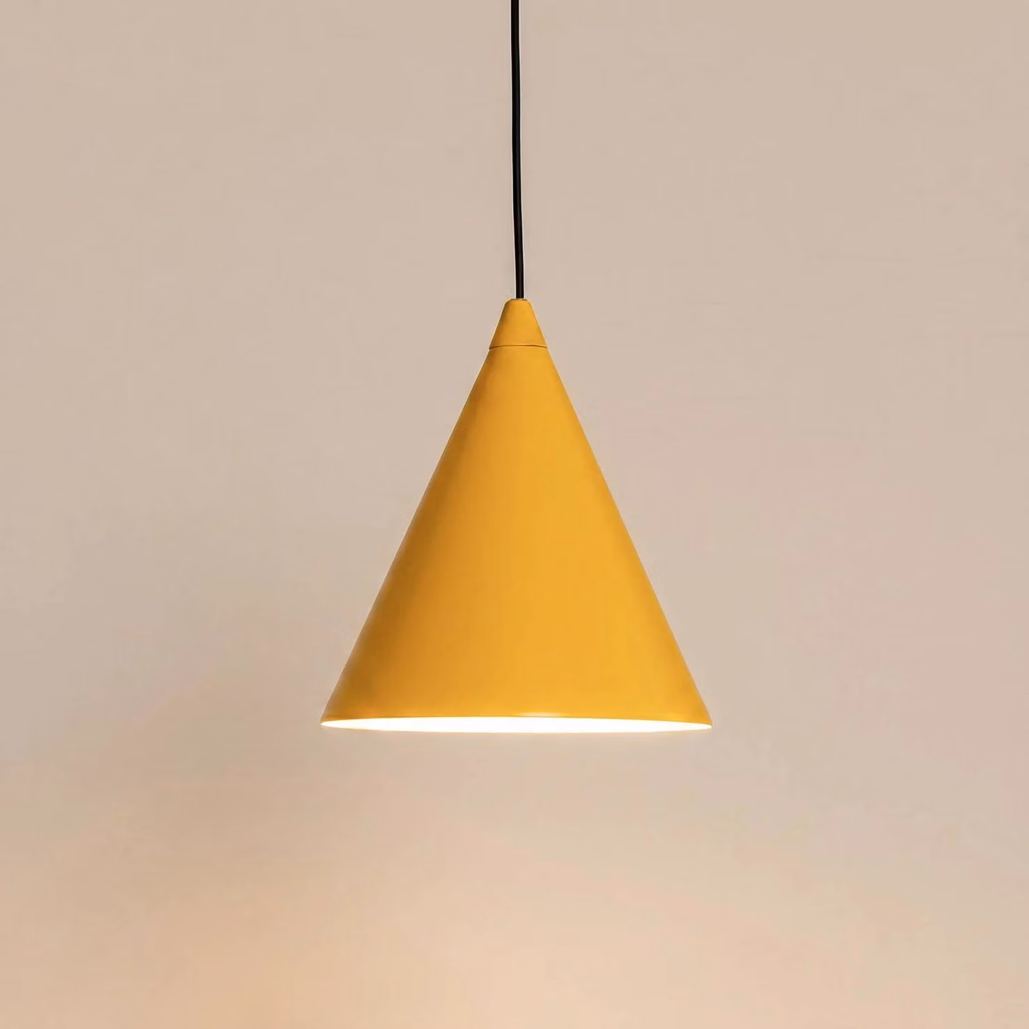 Lampada a sospensione Form ALDEX, dimmerabile, Giallo / Arancione, Soggiorno / Sala da pranzo, Metallo, Lampada a sospensione