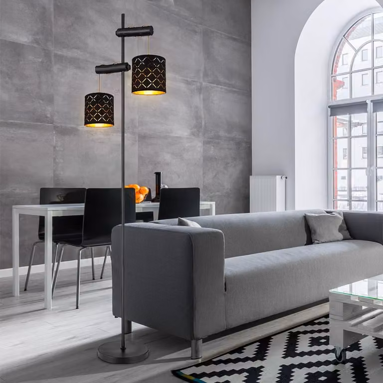 Lampada da terra, struttura in metallo, paralume in tessuto, altezza regolabile, colore nero e oro
