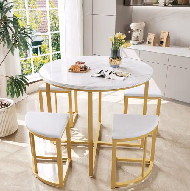 Set da pranzo ULEVR con tavolo rotondo ?80 cm e 4 sedie in velluto, piano MDF e struttura in metallo bianco e oro