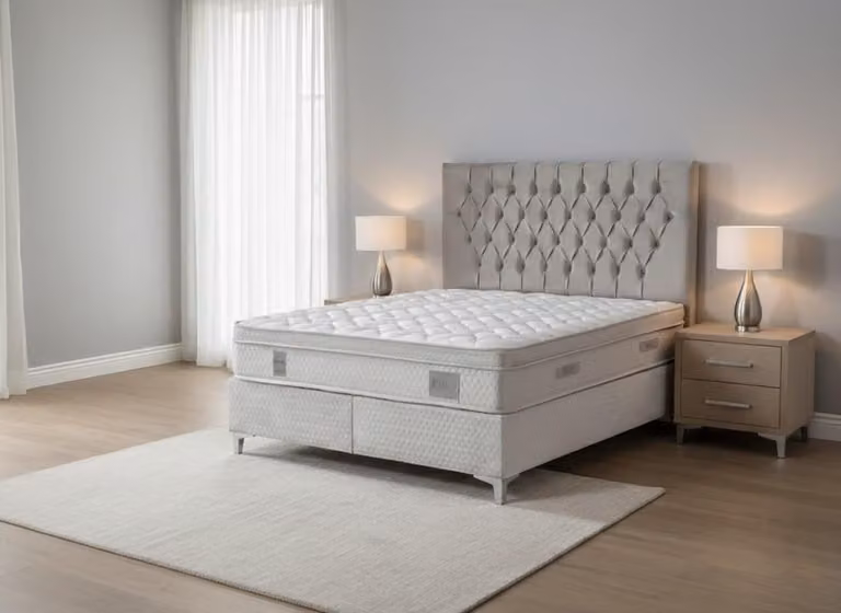 Letto matrimoniale con materasso ergonomico per un riposo notturno ottimale