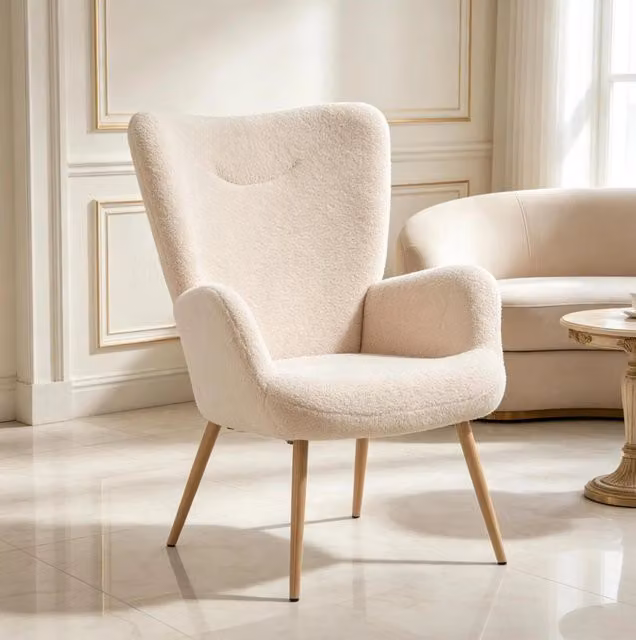 Poltrona lounge ULEVR beige con schienale alto e braccioli integrati, rivestimento in spugna, 71x74x97,5 cm