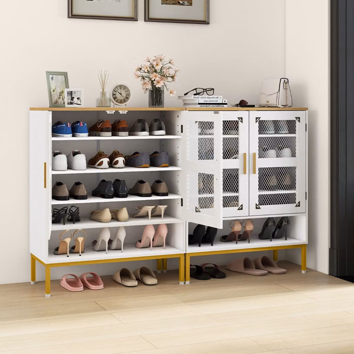 Armadio porta scarpe Costway in legno e metallo con 5 ripiani regolabili e ante a rete, Bianco