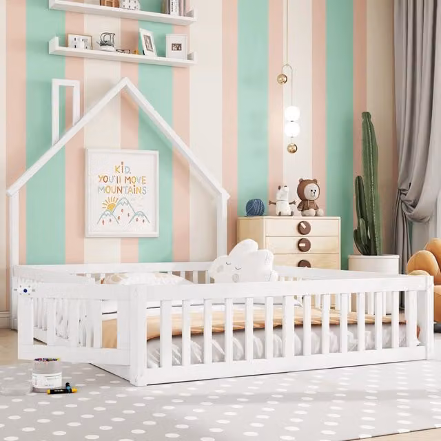 Letto per bambini REDOM a forma di casetta in pino e MDF bianco L/P: 140 x 190 cm