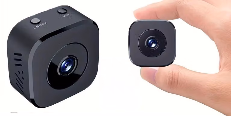 Telecamera di sicurezza WiFi generica, risoluzione 1080P HD, telecamera interna con visione notturna, portata 10 metri, con rilevamento del movimento