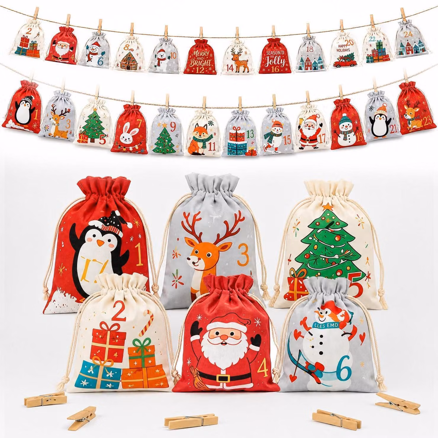 Calendario dell'Avvento da riempire: 24 sacchetti di stoffa, calendario natalizio per bambini con mollette di legno e spago. Colori: rosso, grigio, beige. Dimensioni: 12x15 cm e 13x18 cm