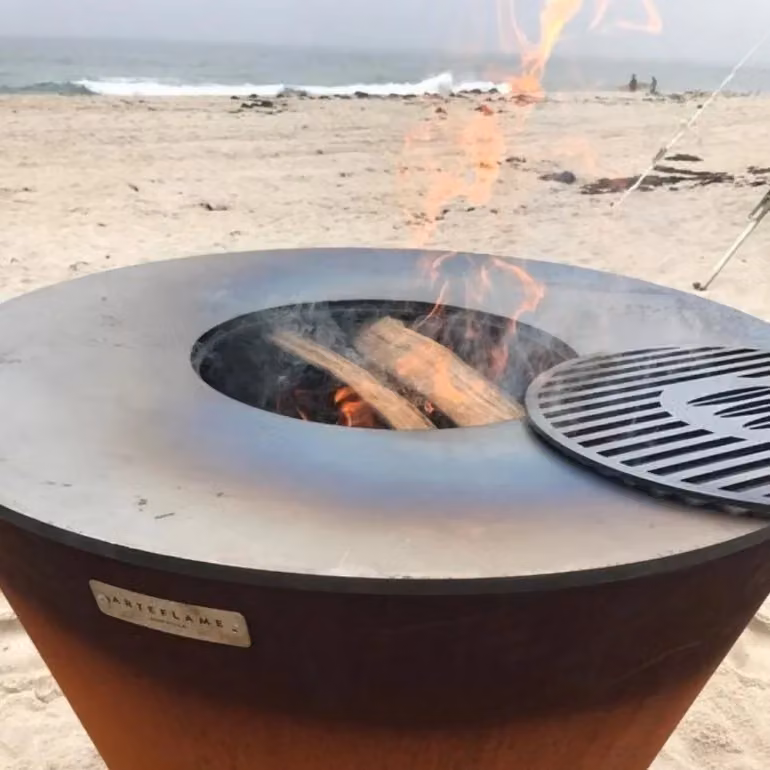 Arteflame One30 BBQ e braciere in acciaio corten marrone con piastra di cottura in ghisa, L: 76 cm, H: 79 cm – 2