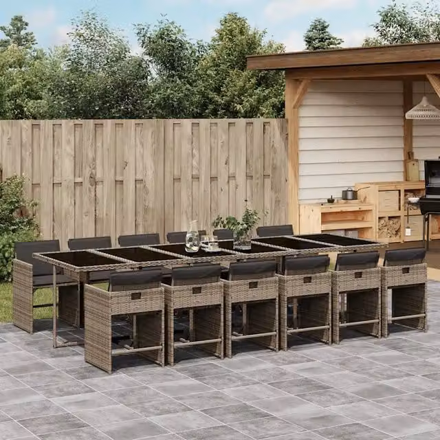 Set da pranzo da giardino vidaXL in polyrattan con cuscini grigi e tavolo in vetro nero, 13 pezzi