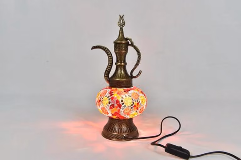 Lampada da tavolo Ibrik turca realizzata a mano in colori vivaci per interni ed esterni, caraffa orientale