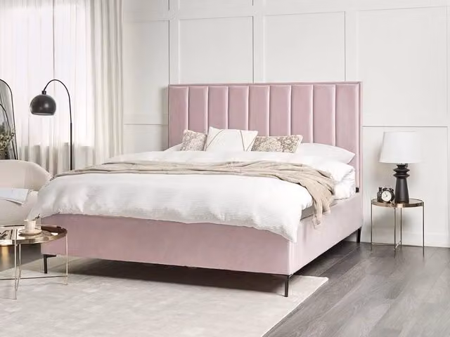 Letto Beliani in velluto rosa con base contenitore lift-up e gambe in metallo nero L/P/H: 180 x 200 x 85 cm