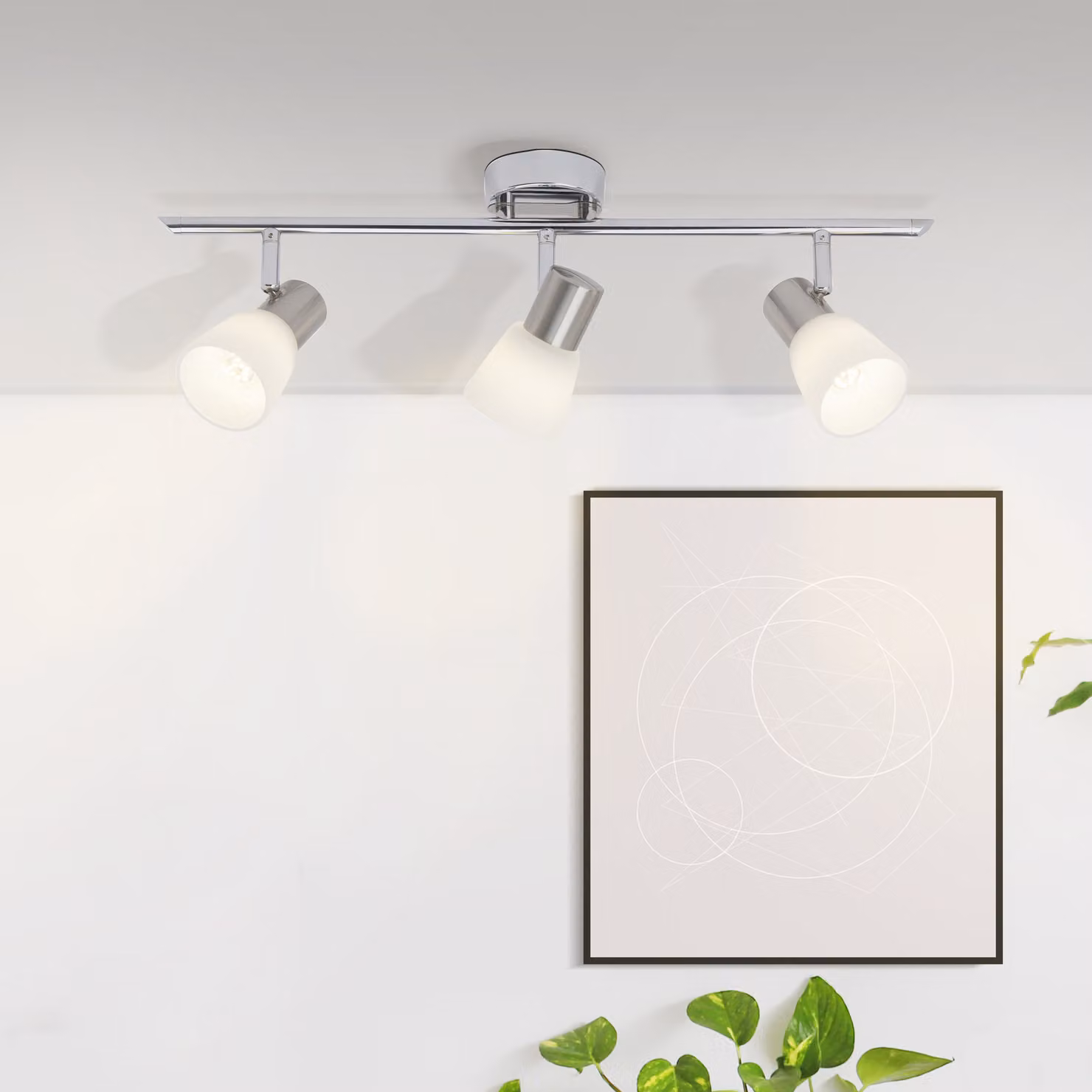 BRILLANTE tubo faretto LED Janna | illuminazione a soffitto senza tempo | 3 fiamme | metallo/vetro | ferro/cromo/bianco | teste orientabili | 3x E14 max 40 W