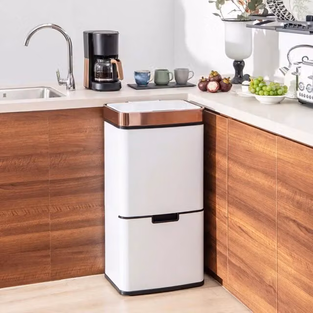 Pattumiera differenziata con sensore 72L in acciaio inox per cucina, 42 x 32–58 x 84–110 cm, oro e bianco