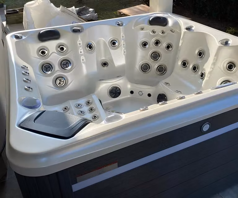 Freistehender Outdoor-Whirlpool Massagebad Außenwhirlpool Whirlwanne 200x200 cm