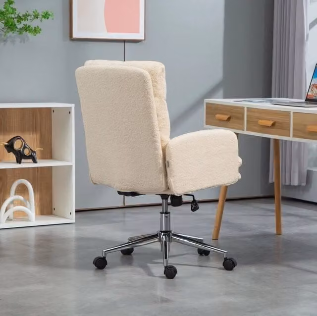 Sedia da ufficio con schienale imbottito color crema