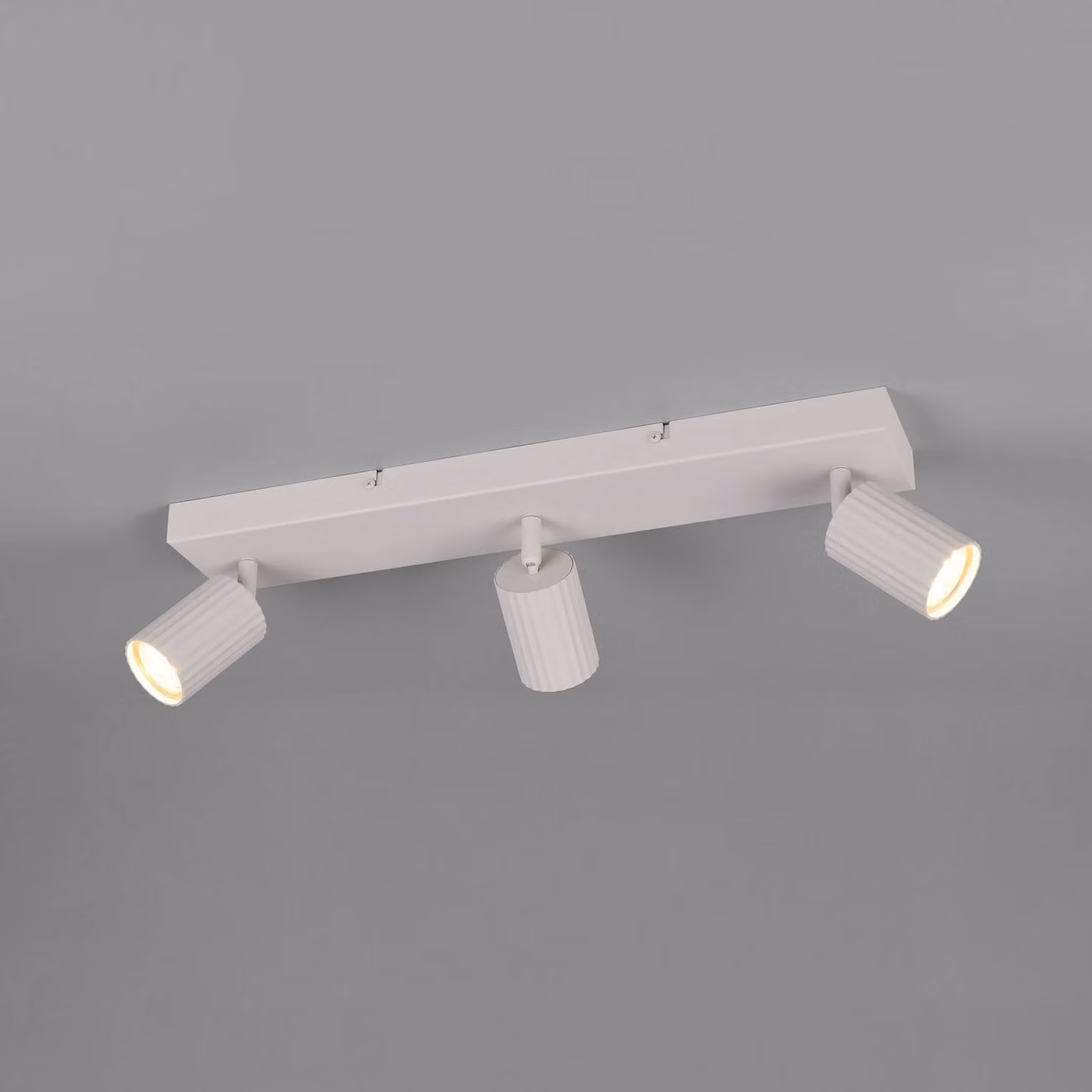 Trio Lighting Faretto da soffitto Soka, grigio chiaro, lunghezza 50 cm, metallo, a 3 luci. dimmerabile, Alluminio / Grigio / Zincato, Soggiorno / Sala da pranzo, Metallo, Moderno, Faretto alogeno