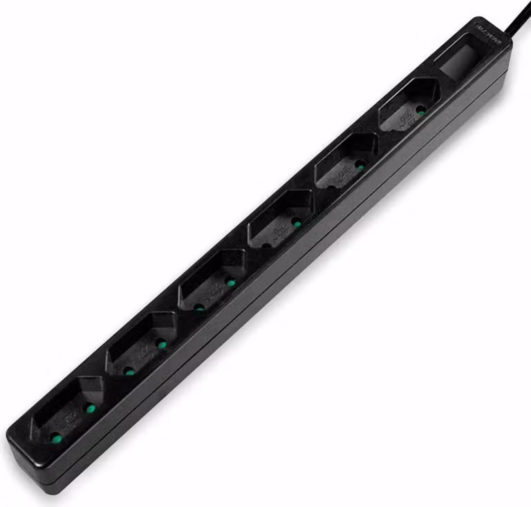 Presa LogiLink a 6 vie stretta nera 1,5 m (1 blister)