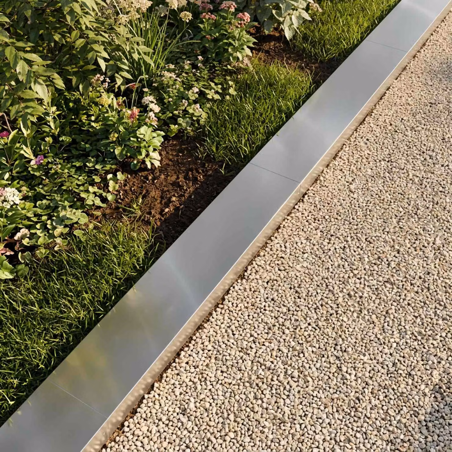 Set di 10 profili di copertura per giardino vidaXL in acciaio zincato grigio, L: 100 cm, P: 15 cm, H: 5 cm