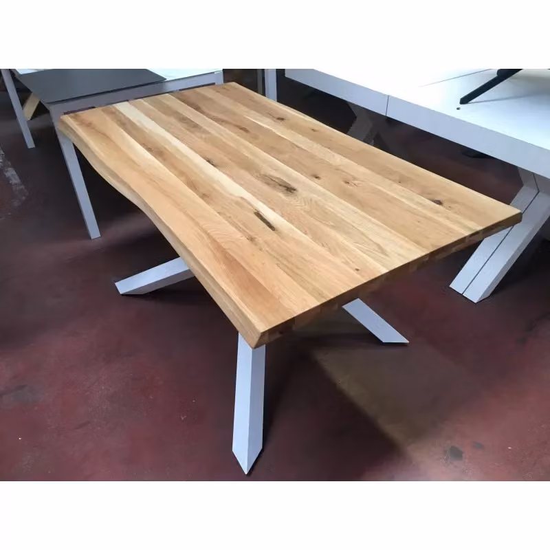 Tavolo fisso Big Table in rovere massello nodato con bordo live edge e struttura a X di Mobili 2G, L: 180 cm, P: 90 cm, H: 76 cm – 3