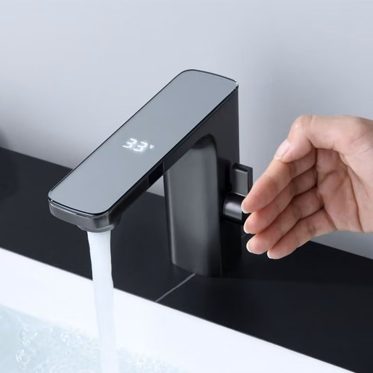 Rubinetto automatico per lavabo con sensore, display digitale, miscelatore di acqua calda e fredda, rubinetto touchless da 1/2" (cromato)