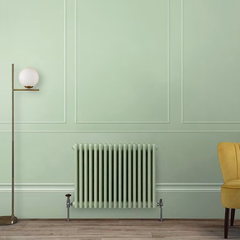Radiatore Tradizionale a Tripla  Colonna Orizzontale Verde (Pippin Green) - 600mm x 785mm - Regent