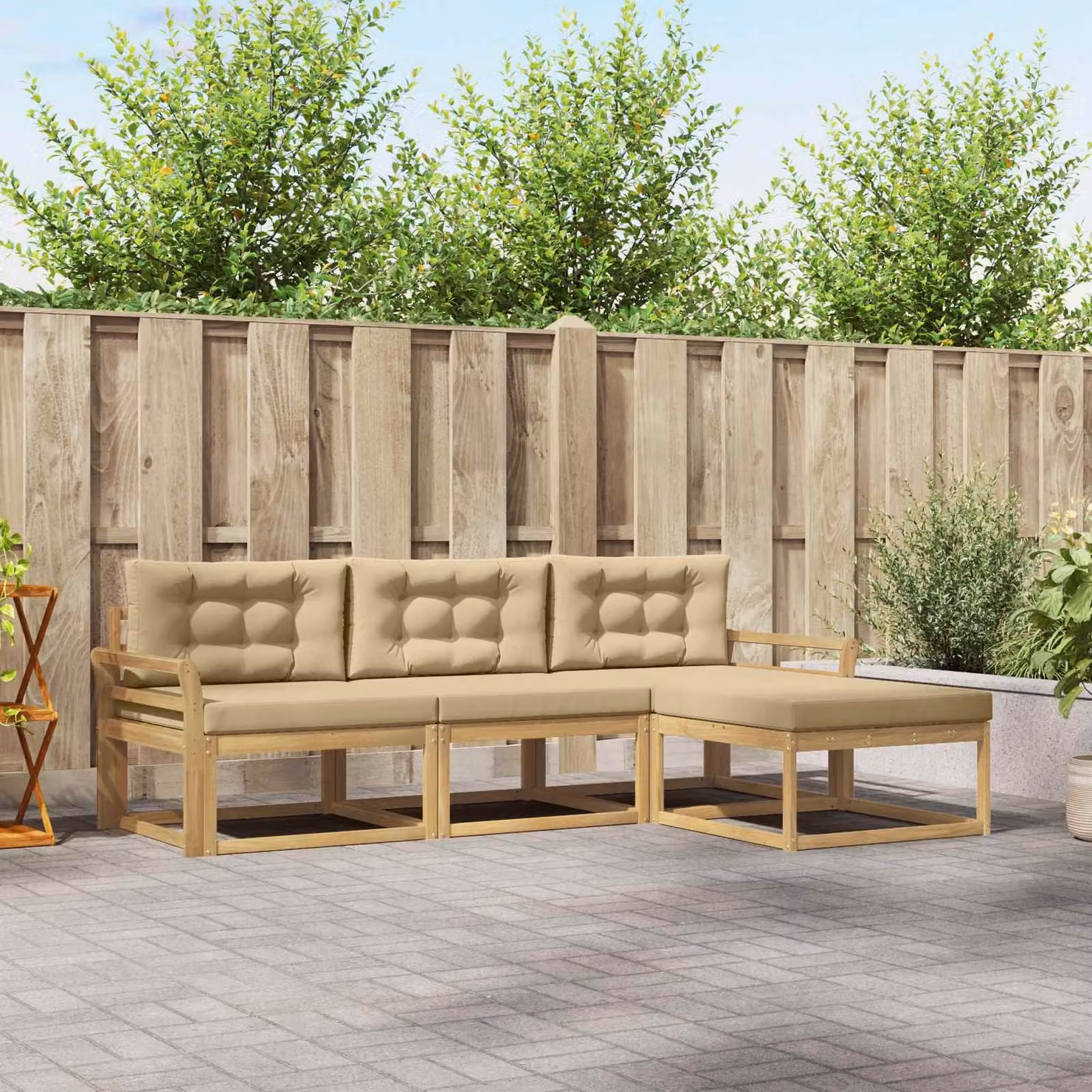 vidaXL Set di divani da esterno a L composto da 4 pezzi in legno di acacia con cuscini, colori bianco, beige e marrone
