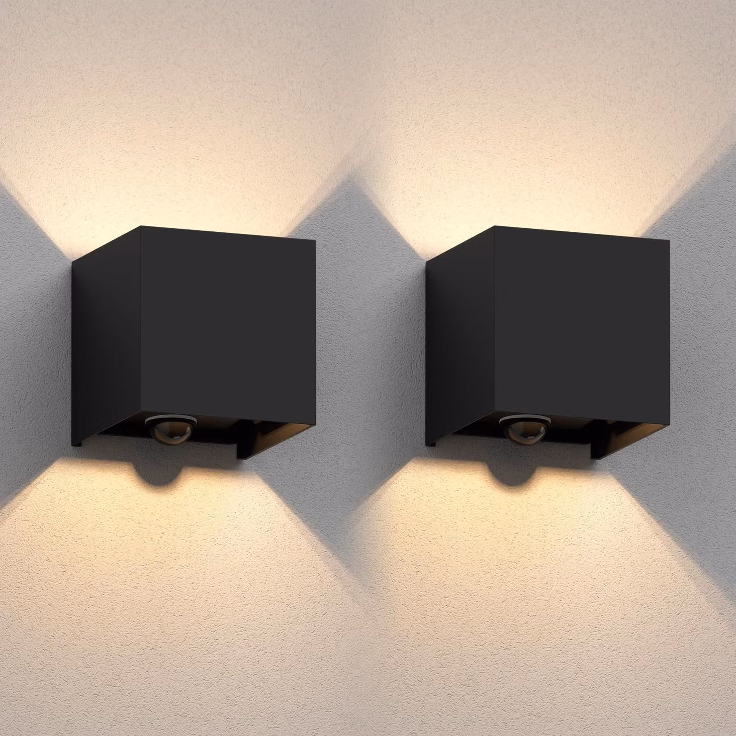 Lampada da parete per esterni, set da 2, grado di protezione IP65, luce direzionabile verso l'alto e verso il basso, sensore di movimento, finitura nera opaca