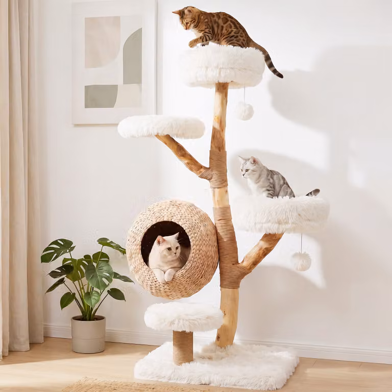 Albero per gatti da interno Costway Bianco con 2 posatoi, 2 piattaforme di salto, tiragraffi in legno e cuscino lavabile