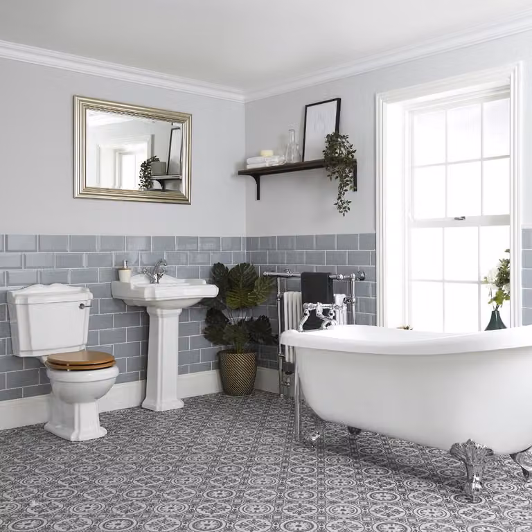 Set Bagno con Vasca Freestanding, Sanitario WC Monoblocco e Lavabo su Colonna - Legend