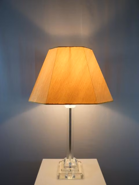 Lampada da tavolo Bence in cristallo con paralume in tessuto, lampada da comodino, lampada da soggiorno