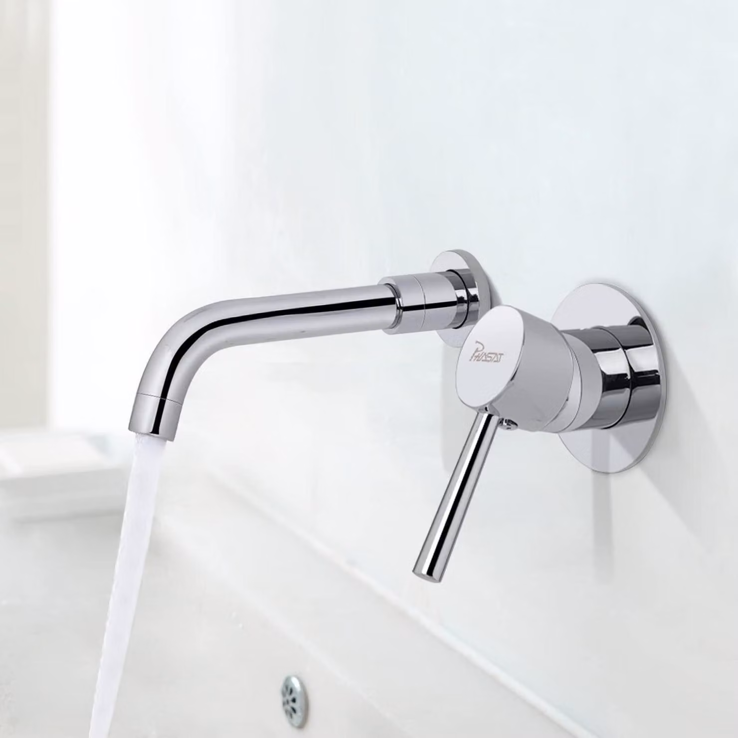 Miscelatore per lavabo, montaggio a parete, monocomando, girevole a 360°, in ottone cromato