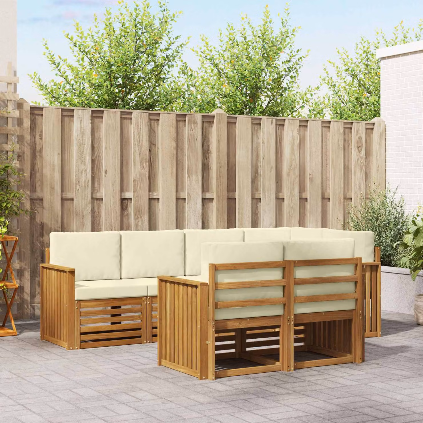 Set di divani da esterno vidaXL 7 pz a forma di L in legno di acacia con cuscini beige e bianco