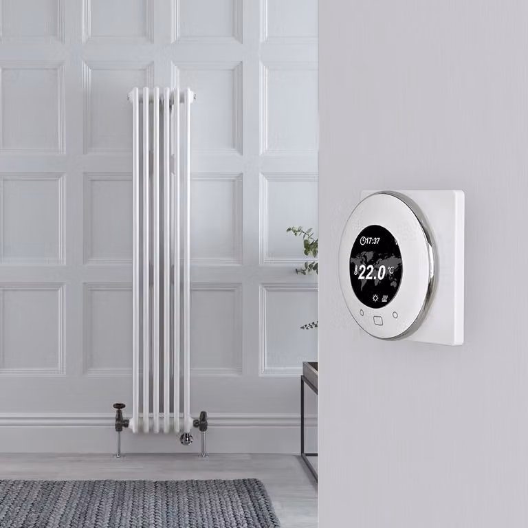 Radiatore Misto Verticale Bianco Doppio con Valvole in Ottone Anticato e Termostato WiFi - 1500mm x 290mm - Regent