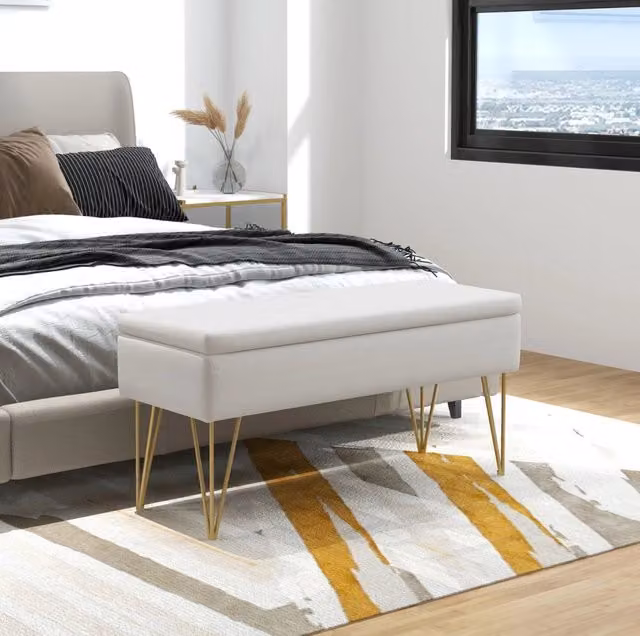 Panca contenitore imbottita ULEVR 100x40x49 cm con vano interno, rivestimento effetto lino color crema e gambe in acciaio dorato