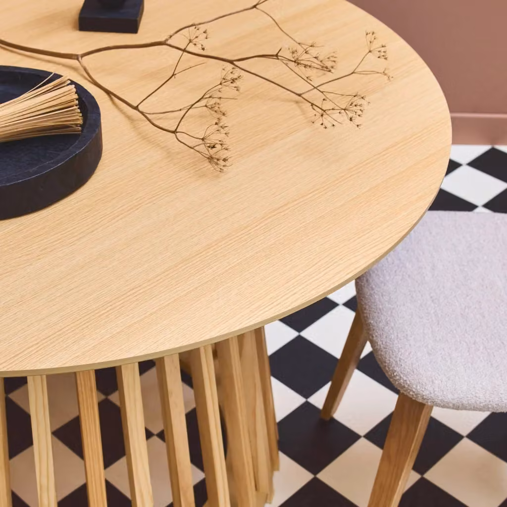 Tavolo da pranzo rotondo Sweeek in effetto legno beige e marrone, 4 posti, Diametro: 120 cm, Altezza: 75 cm – 2