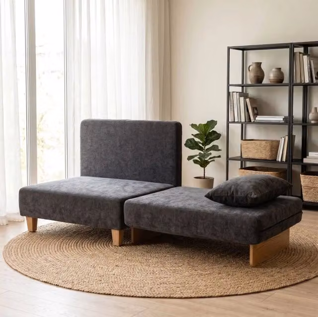 Poltrona letto ULEVR 2 in 1 con 2 cuscini e tasche laterali, rivestimento in poliestere grigio scuro