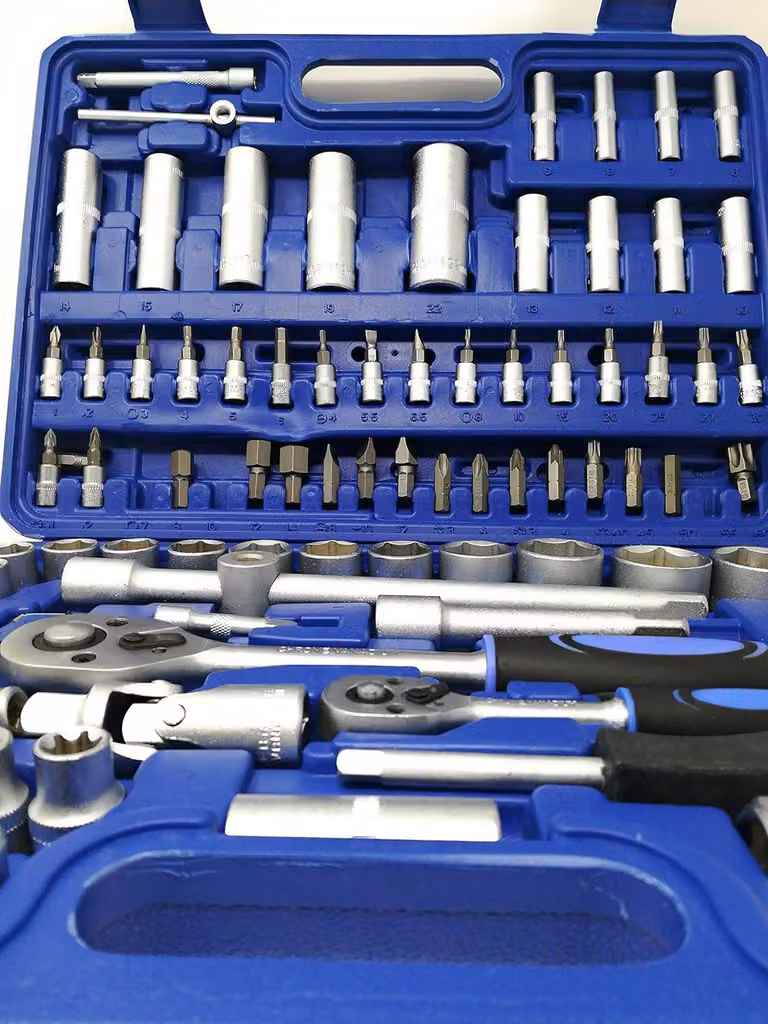Kit di attrezzi da 108 pezzi, con chiavi a bussola e accessori, colore blu, per uso domestico