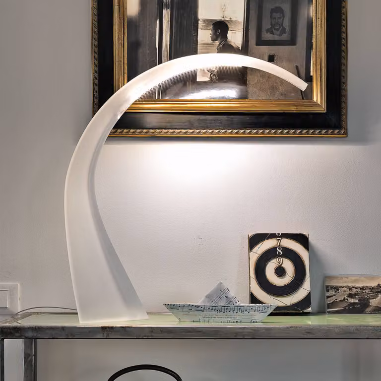 Kartell Lampada da scrivania Taj Mini, Chiaro / Trasparente, Soggiorno / Sala da pranzo, Plastica, Design, Lampada da tavolo LED