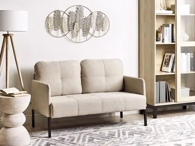 Divano 2 posti BELIANI in tessuto beige con cuscini imbottiti e gambe in metallo stile retrò – 1