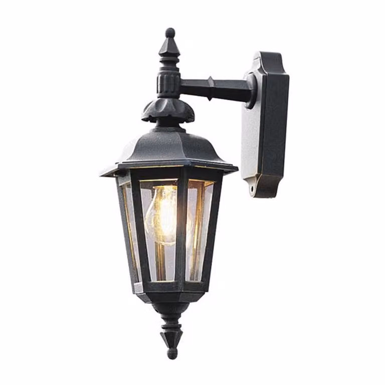 Applique Konstsmide Pallas in alluminio laccato nero con vetro acrilico color fumo. Vetro acrilico