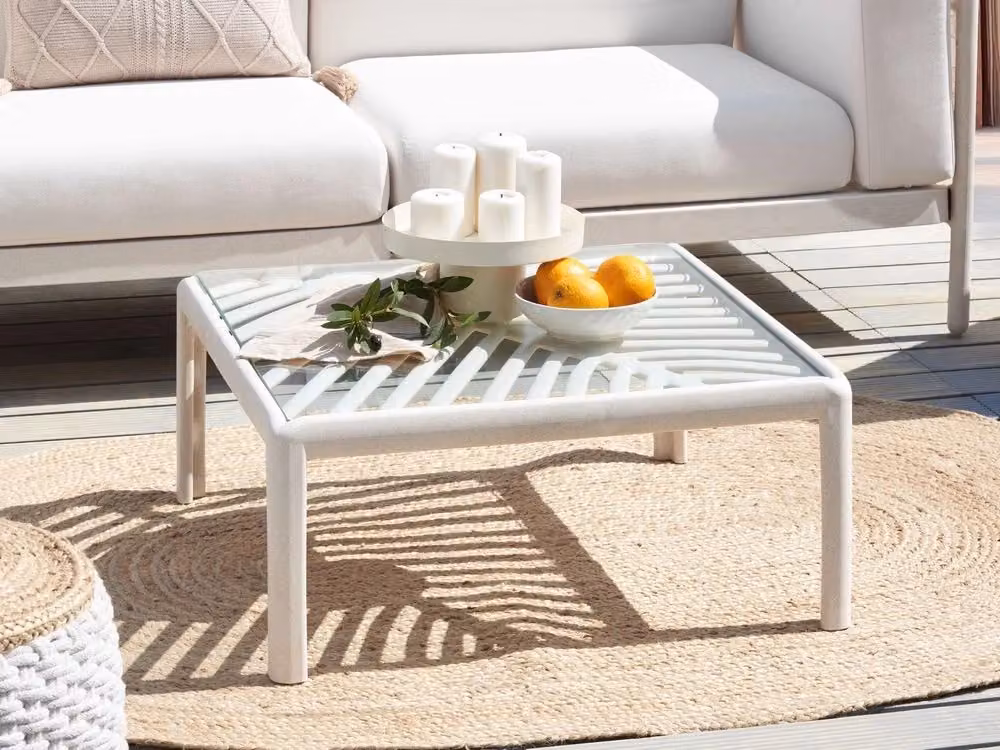 Tavolino da giardino Beliani Beige con piano in vetro e struttura sintetica, stile moderno, L: 69 cm x P: 69 cm x H: 32 cm – 2