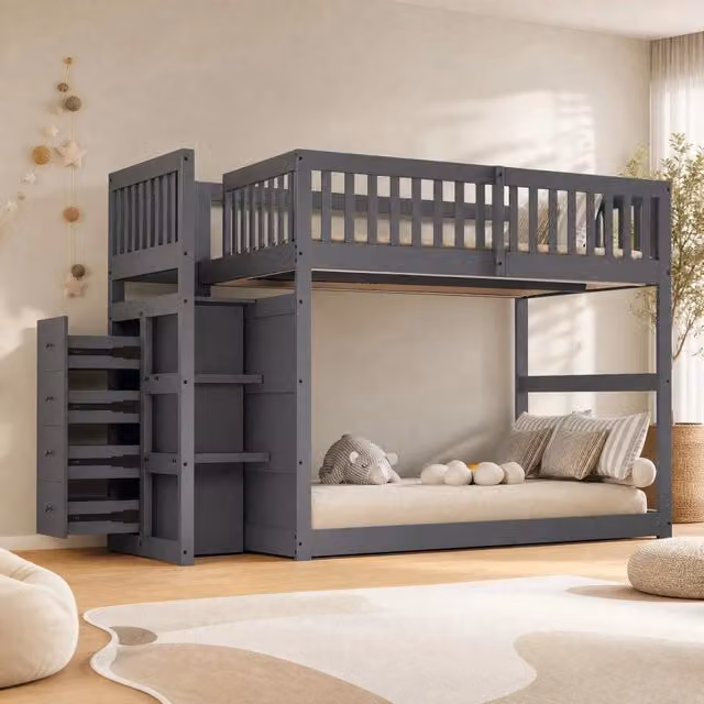 Letto a castello basso ULEVR 140x200 cm in legno grigio con scala contenitore e 4 cassetti