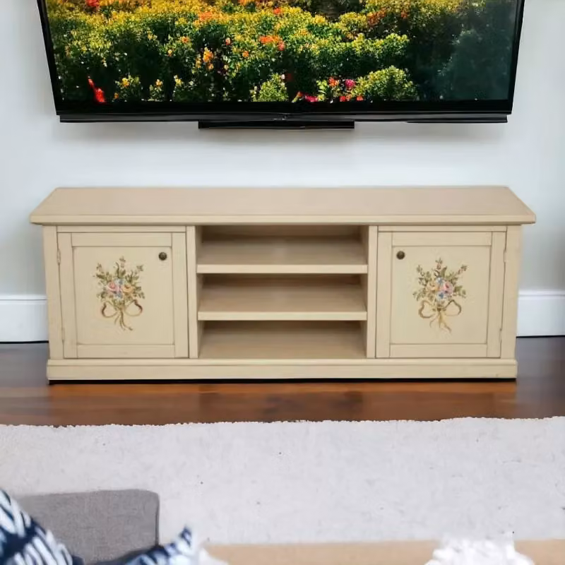 Porta TV Shabby Chic Mobili 2G in Legno di Pino Beige con 2 Ante e Decori Floreali L: 160 cm, P: 46 cm, H: 56 cm – 2