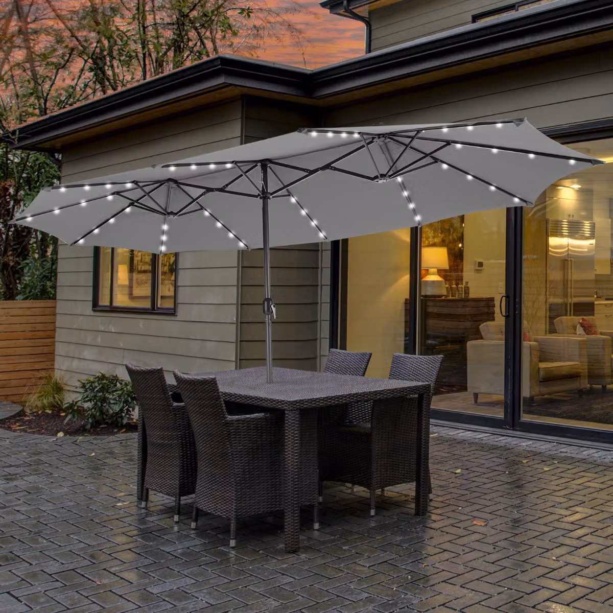 Ombrellone da patio Costway a doppio lato con 48 luci LED solari, modello cantilever, Grigio, diametro 470 cm