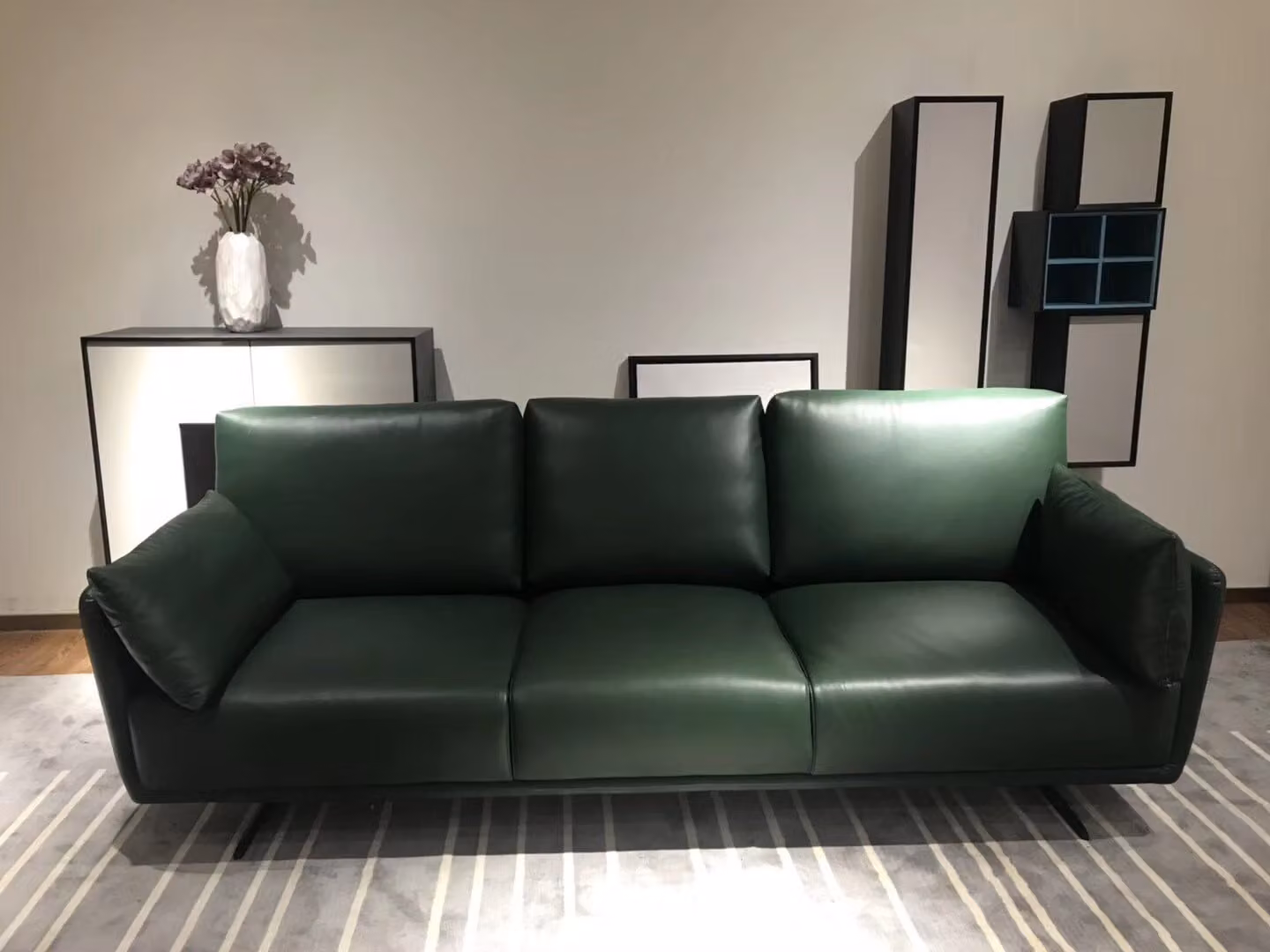 Dreisitzer Couch Polster Design Sofa Moderne 3er Sitz Sofas Zimmer Möbel Grün