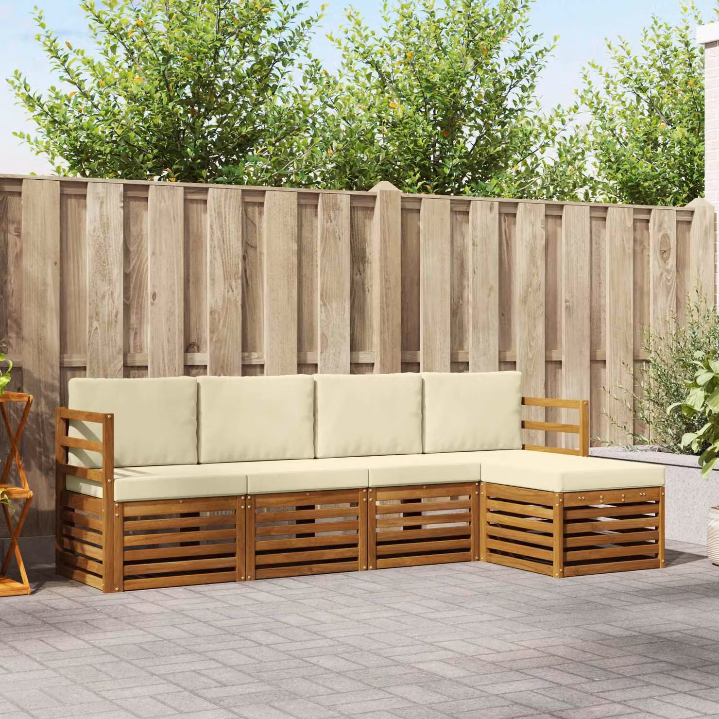 Set di divani da esterno vidaXL a forma di L composto da 5 pezzi in legno di acacia con cuscini beige e marrone