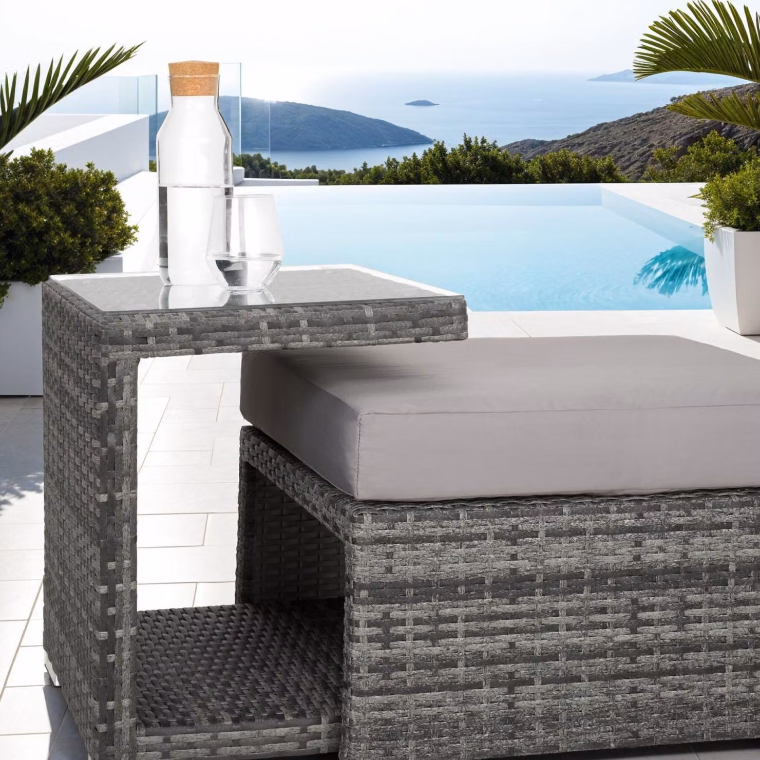 Set da giardino Tectake San Marino in rattan e alluminio grigio con divano a 2 posti, poltrona, tavolino e pouf con cuscini inclusi – 2