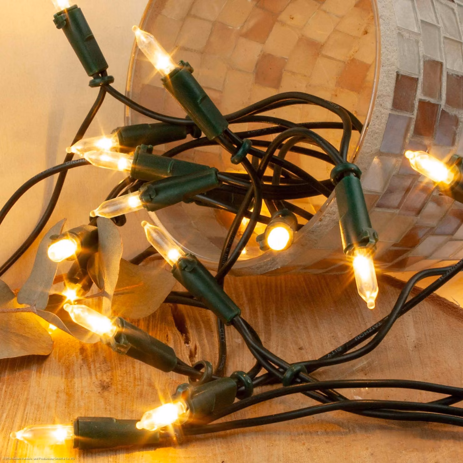 hellum, catena luminosa LED mini, 100 LED, lunghezza illuminata 14,85 metri, cavo verde – luce bianco caldo / cavo verde / mini, dimensioni: 100 LED / 14,85 metri illuminati