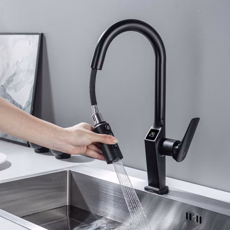 Rubinetto da cucina a 3 vie con display LED per la temperatura e funzione di filtraggio